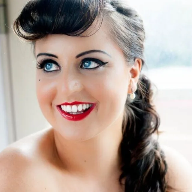 Fabulous Make Up Packages for Your Hen