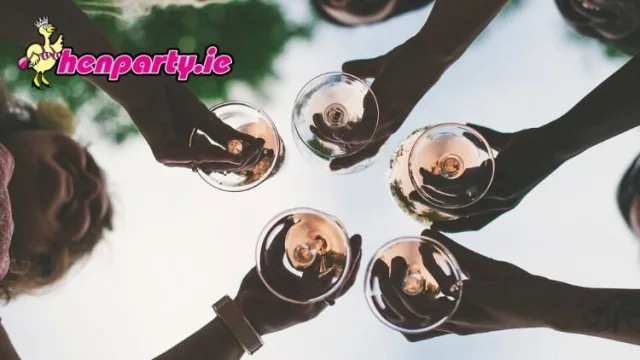 Grouptrakk Feature Hen jpg