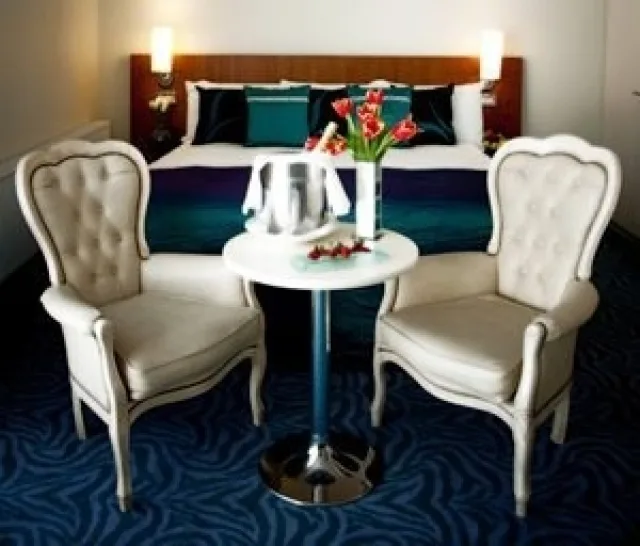 Win a stay for 6 jpg