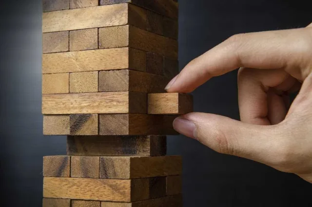 Risk 000088022723 Large 1