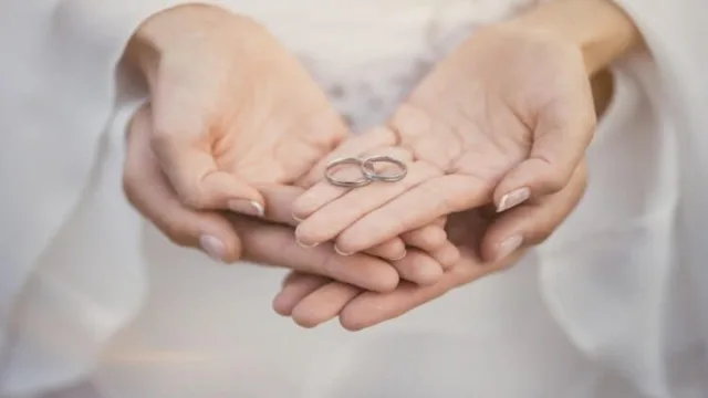 Mini engagement rings