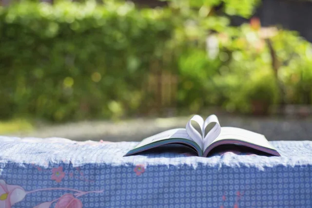 Book of love in the garden 000066664581 Double