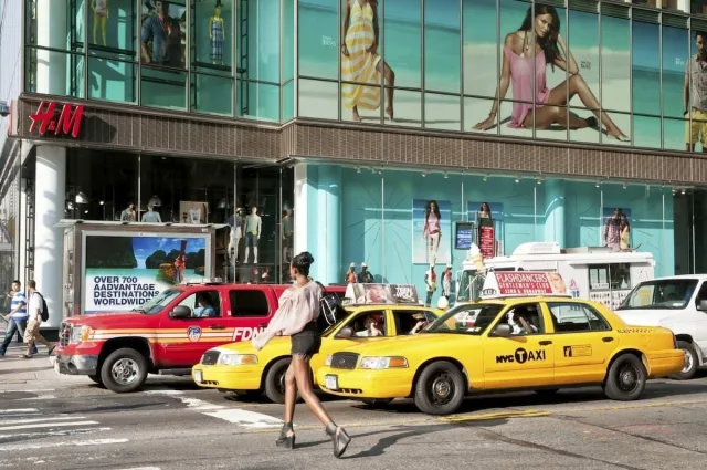 Busy intersection at 42nd Street in New York City 000017403100 Large jpg